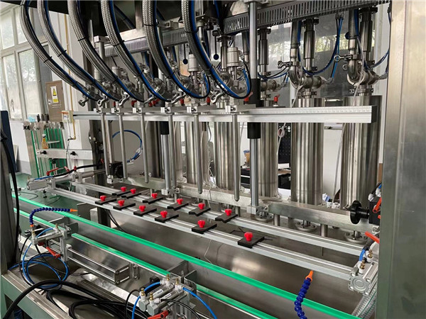 자동 피스톤 충전 기계 세부 정보