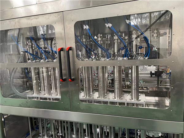 자동 피스톤 충전 기계 세부 정보