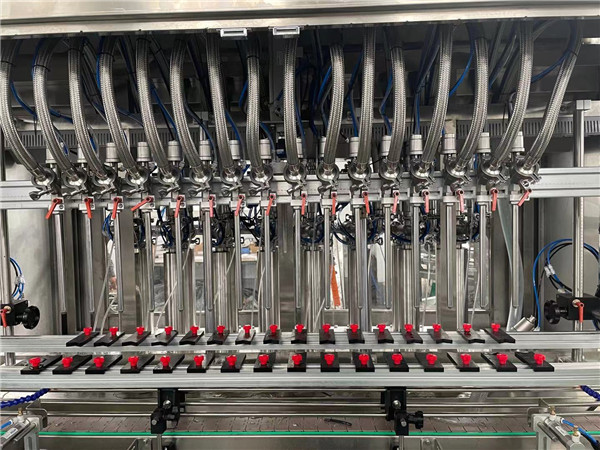 자동 피스톤 충전 기계 세부 정보